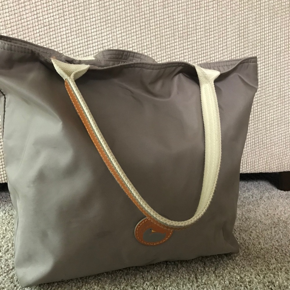 Dooney and Bourke Meduim Tote